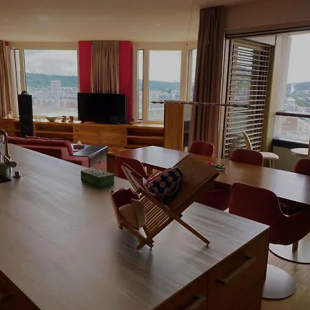 Modern Hochhaus Apartment *