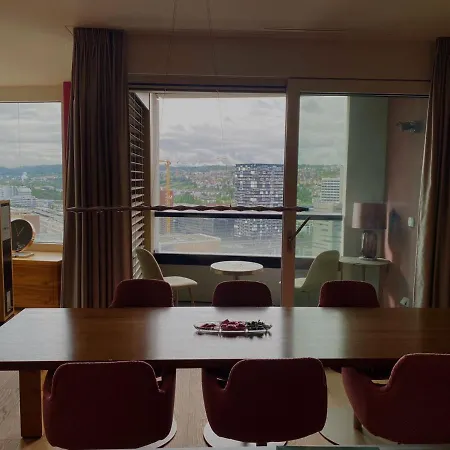 Modern Hochhaus Apartment *