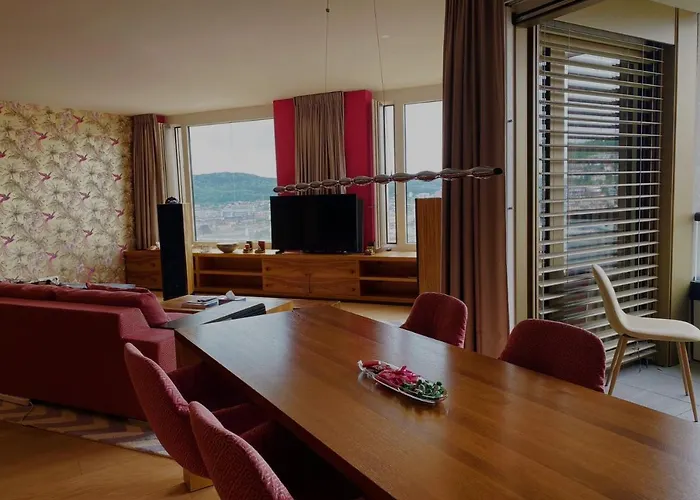 Modern Hochhaus Apartamento