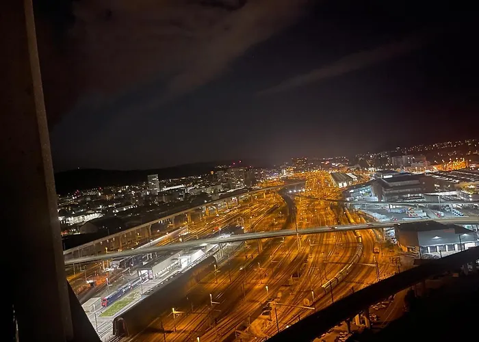 Lejlighed Modern Hochhaus